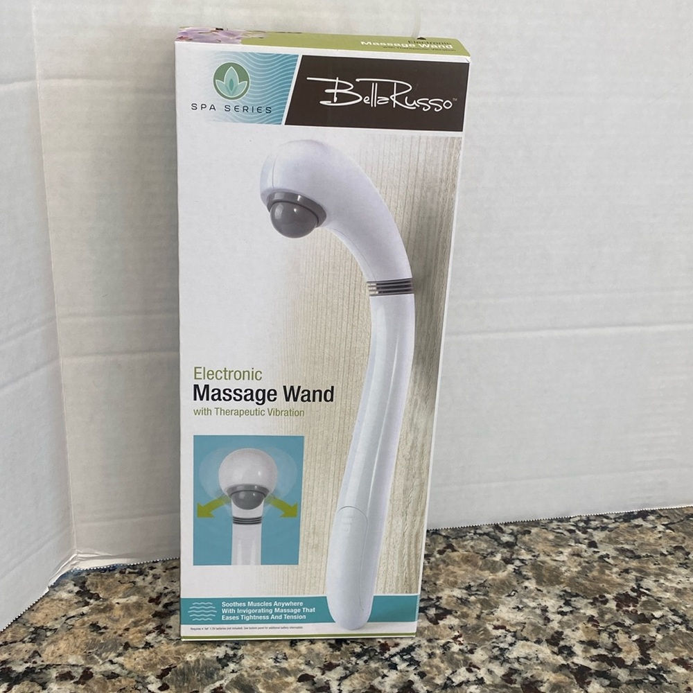NWT Bella Russo Electronic Massage Wand Spa Wand 13 inch w flexible head white